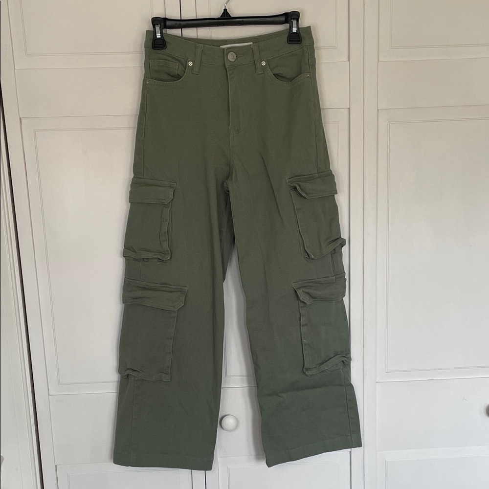 YMI Junior’s Olive Wide Leg Cargo Pants Sz3
